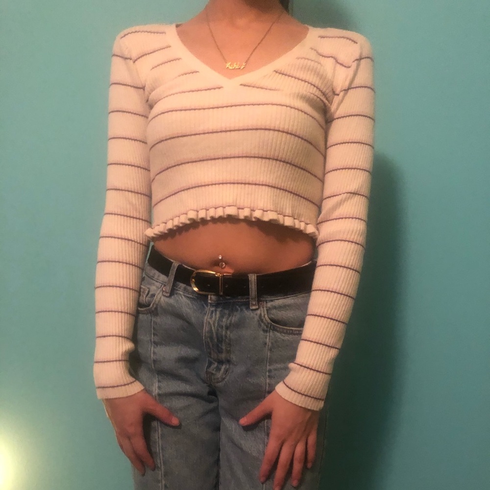 cropped long sleeve (RESERVED FOR @karthermadison)